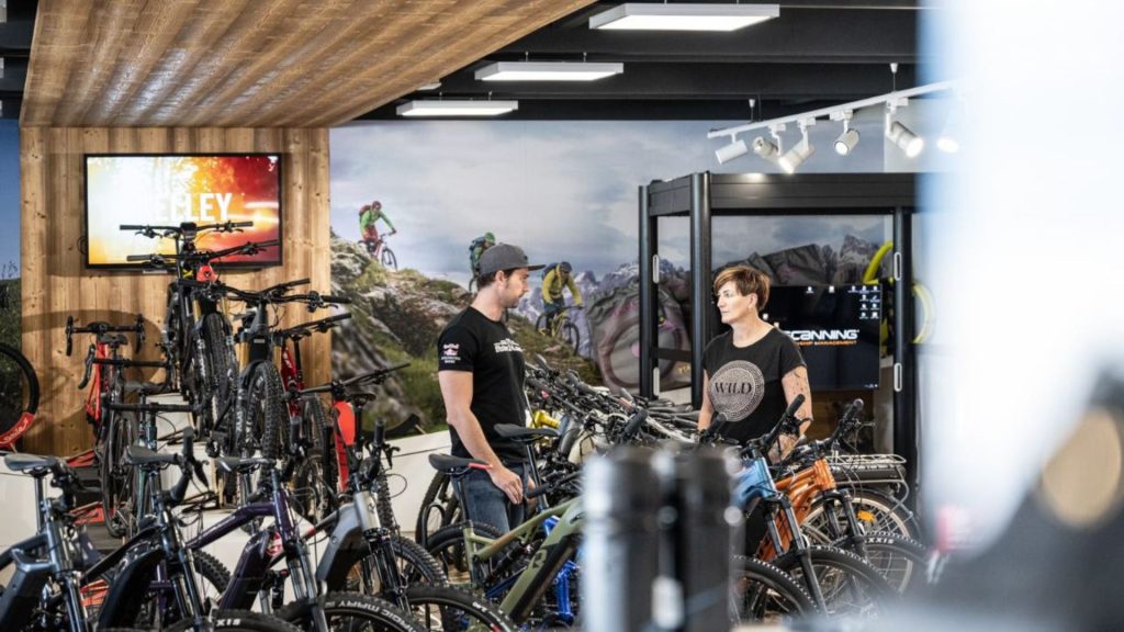 Fitstore24 wächst gegen den Branchentrend und sucht neue Fachkräfte